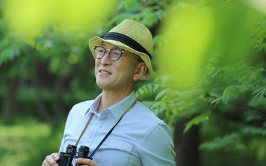 Man enjoying nature with some binoculars